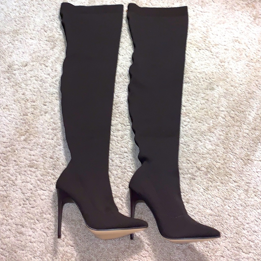 Brand New ARIAME CHOCOLATE OVER THE KNEE KNITTED BOOTS